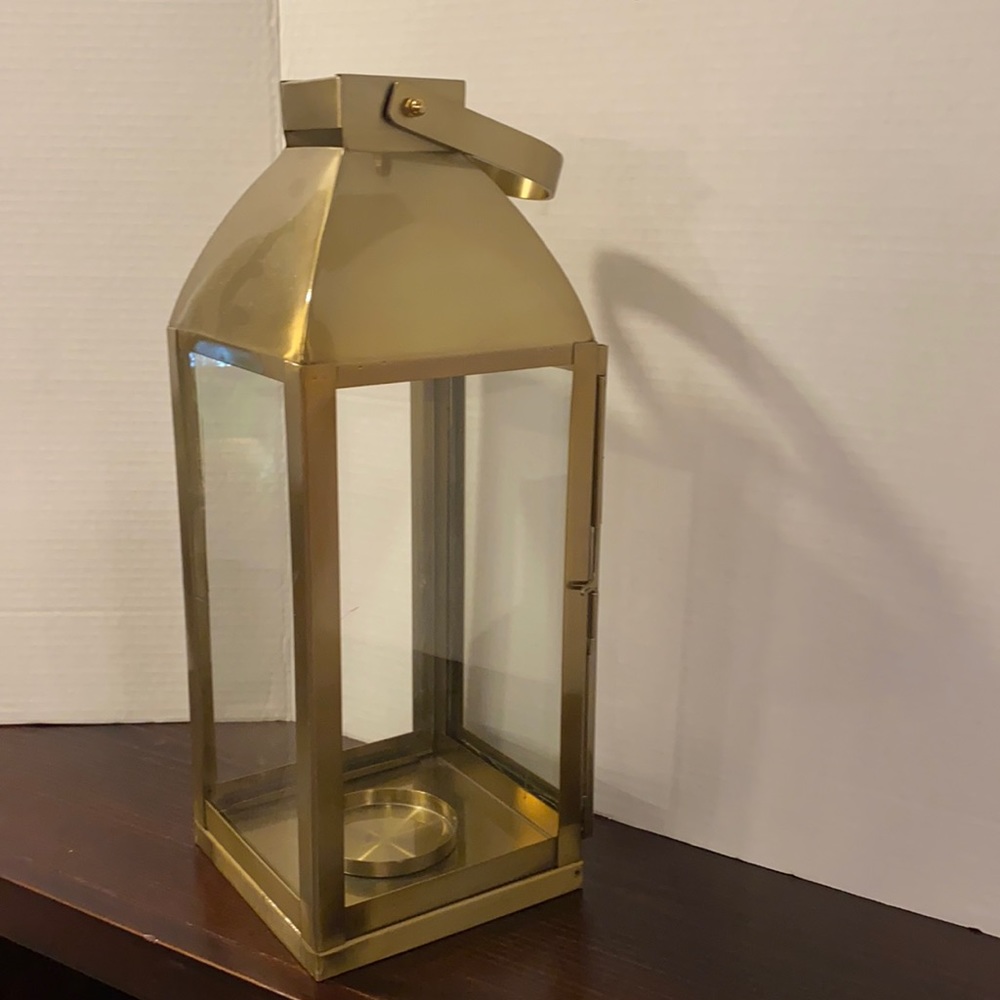 Gold lantern